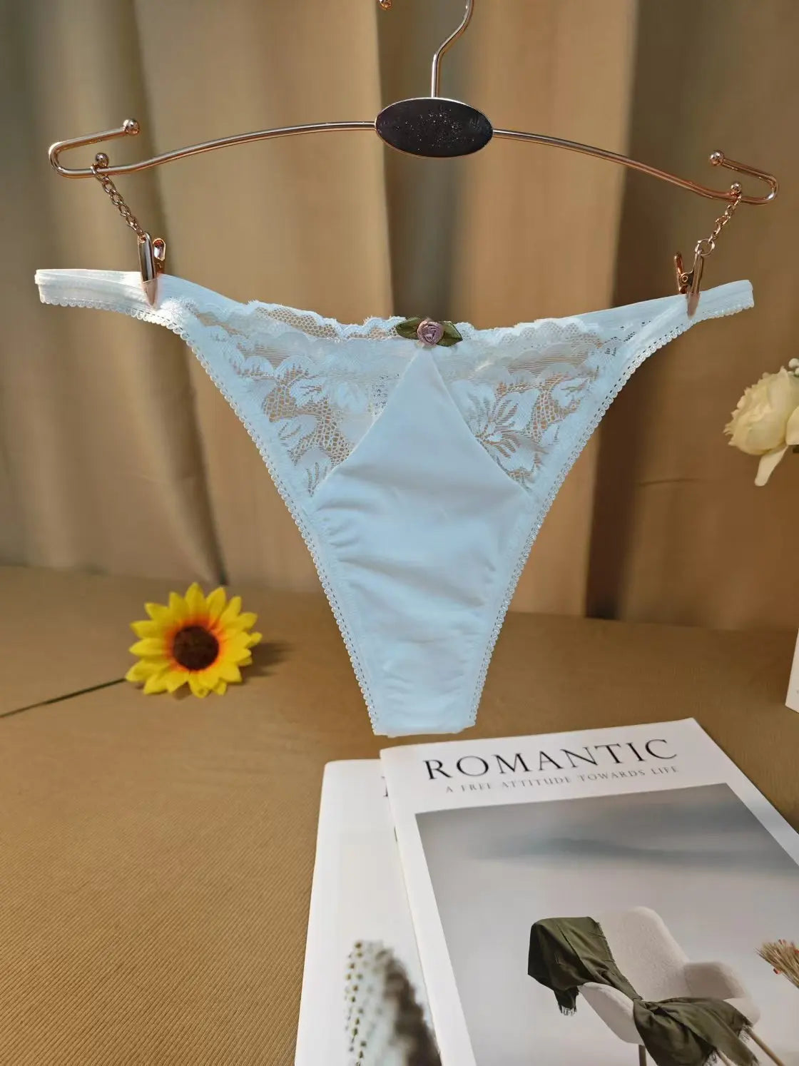 Sexy Women's Low - Waist Thong Underwear: Exquisite Lace Details & Floral Embellishments, Breathable & Alluring