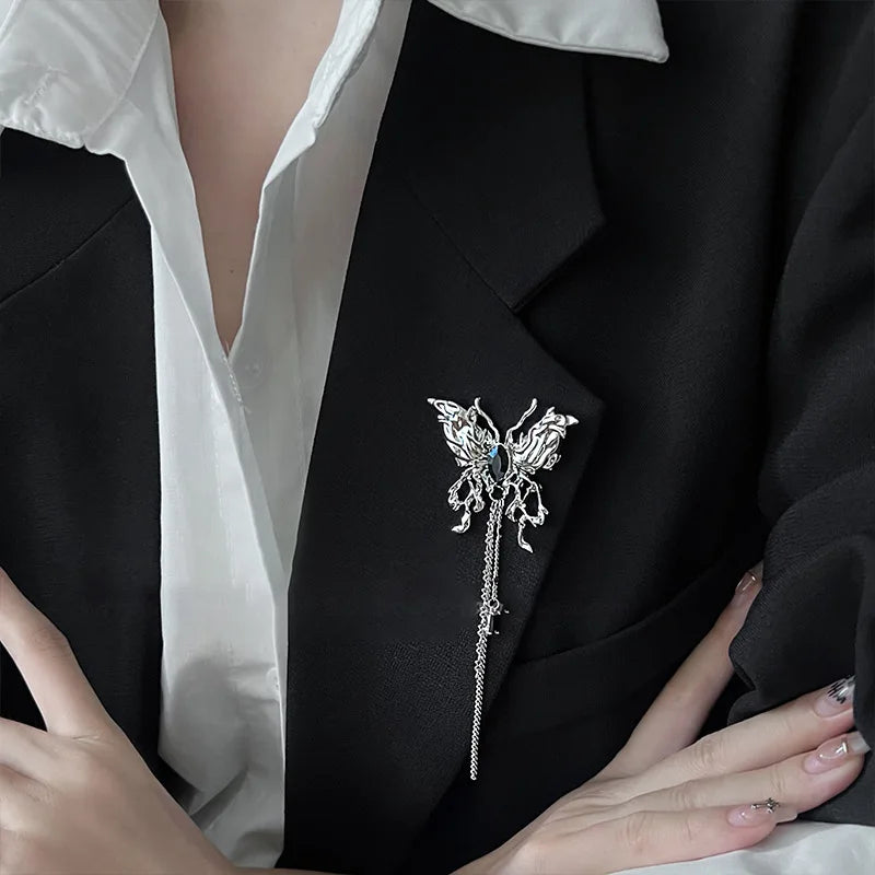 Metal Chain Brooch Tassel Butterfly Pendant Brooch for Women Men Couple Overcoat Suit Shirt Lapel Pin Clothing Accessory Jewelry