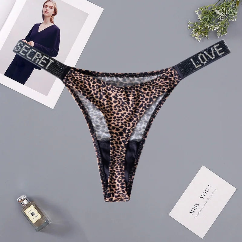 Fashionable ladies lingerie short waist ladies lingerie style, crystal letters comfortable pink thong sexy swimming trousers