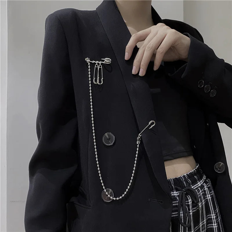 Metal Chain Brooch Tassel Butterfly Pendant Brooch for Women Men Couple Overcoat Suit Shirt Lapel Pin Clothing Accessory Jewelry